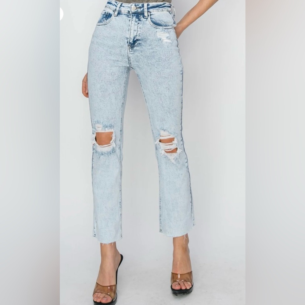 Risen High Rise Straight Crop Jeans NWT Size 27 Distressed Light Wash